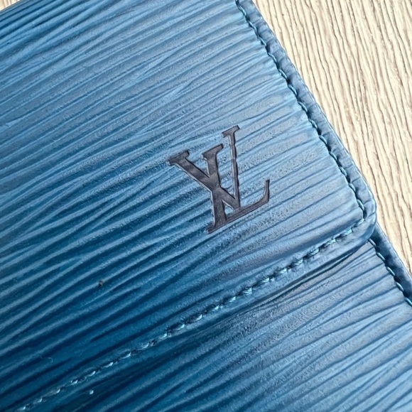 Authentic Louis Vuitton Blue Epi Wallet - Picture 3 of 9